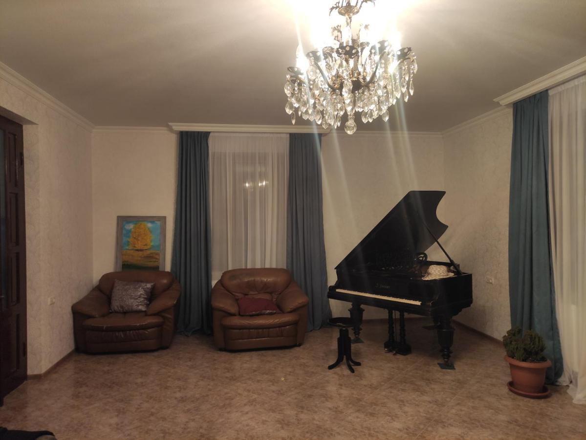 Rustavi Guest House Exterior photo
